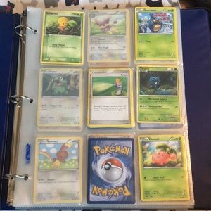 🔴Pokémon card binder🔴